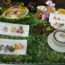 ショーウインドーの陳列品もかわいい♪