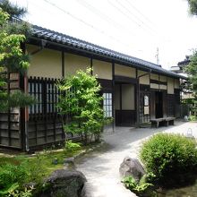 長屋門