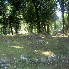 現地に残る古代の礎石