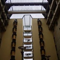 真ん中が大きく吹きぬけの構造