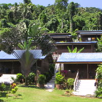 入口です。　フロントは左側にある階段を昇ります。