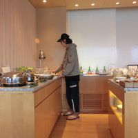 ラウンジには野菜のしゃぶしゃぶなんてあり