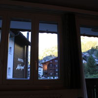 ベットで寝そべりながらマッターホルン