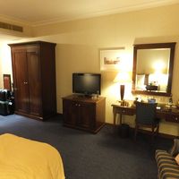 部屋は十分な広さです。ＮＨＫワールドも入ります。