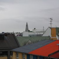 遠くにハットルグリムス教会が見えます