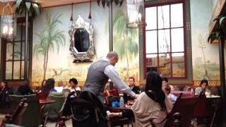 店内で食べる分には混んでません