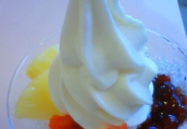 新大久保駅すぐのかわいらしいお店です。