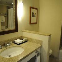 タワー・オーシャン・ビューのダブルの浴室。