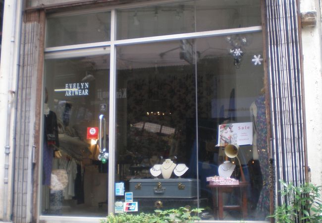 NoHo：香港オリジナルとアメリカヴィンテージのアクセサリー店～イブリン・アートウェア