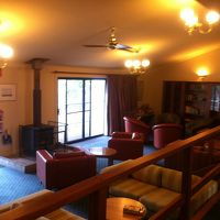 共同リビング、暖炉があります