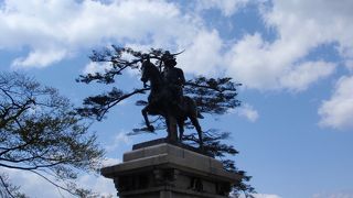 伊達正宗の騎馬像で有名なスポット