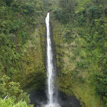 アカカの滝