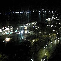 停泊している船のイルミネーション、本当はもっときれいです。