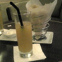 ウエルカムドリンクのチケットを夜５階で使ってみました。