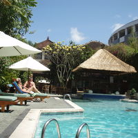 プ−ル１（ホテル中程）