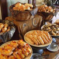 充実したビュッフェ式朝食。デニュッシュも美味。