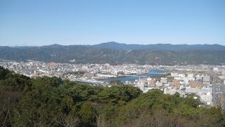 高知市街地や浦戸湾を眺める事ができます。