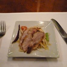 ソムタムにグリルしたポーク