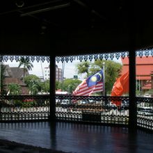 ２階のテラス。涼しい風が入ってきます♪