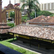 テラスから見た景色。　近くには博物館がいくつかあります。