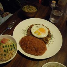 アグーのメンチカツ！これまた絶品。