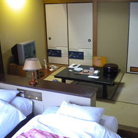 お部屋は和洋室でした