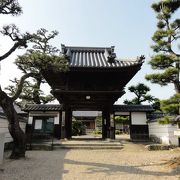 関の小万ゆかりの寺