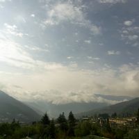 食堂の外の席からの眺め