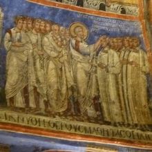 乾燥した大地なので、青が綺麗に残っています