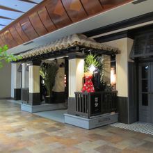 奥にあるクリアランス必見！定価商品は一緒だけどアラモアナより