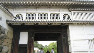 敵が近づきにくい