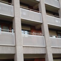 外から131号室を