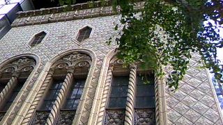 ルネサンス様式の外壁が美しい