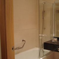 バスタブ有りで、シャワーが動かせます！