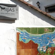 ミハスの町をタイルの地図が教えてくれます。