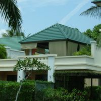 プールから見たアウトドアパビリオン