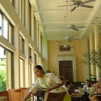 天井が高いラウンジ　朝食ブッフェをいただきました