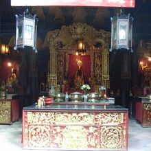 三国志の英雄「関帝」が祀られています。