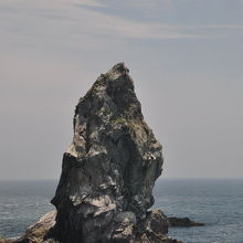 高さ30m 上立神石