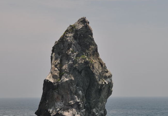 高さ30m 上立神石