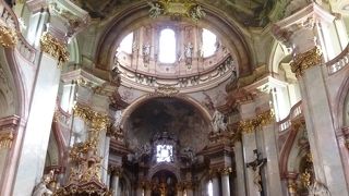 プラハには２つの聖ミクラーシュ教会があります。