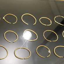 黄金の腕輪　紀元前1100-1700年