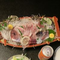 海が近いので鯛と鯵の盛り合わせは美味しかった！