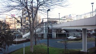 東口ロータリーは綺麗に整備されています