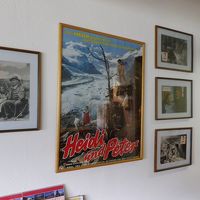 ハイディの映画写真が飾られていました