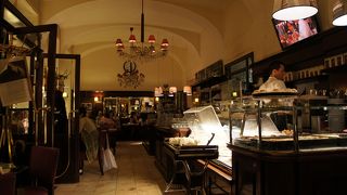 ケーキに自信アリ、のカフェコンデントライ