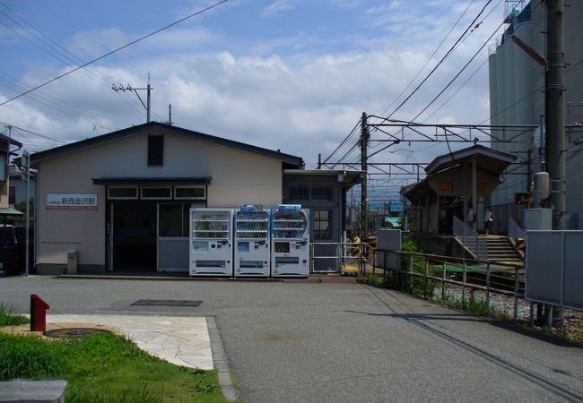 ＪＲと北陸鉄道の乗換駅。