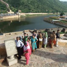 インドの人もフレンドリーで皆さんが手を振ってくれます。