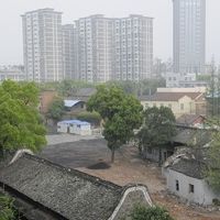 ２０１２年４月現在は、ホテル周辺の旧市街地が取り壊し中。