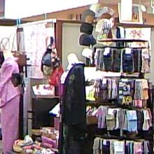 和雑貨とプレタ着物のお店も